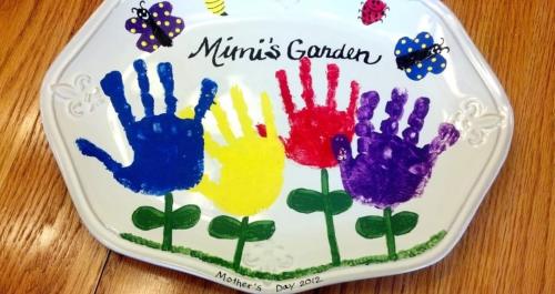 Child-handprint-plate