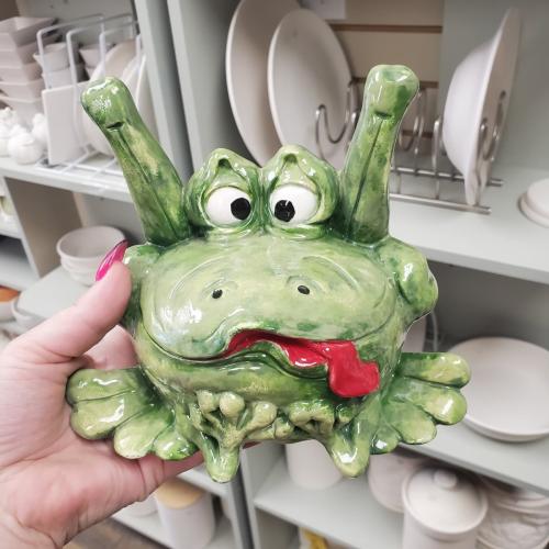 Googleeyed-Frog-Figurine